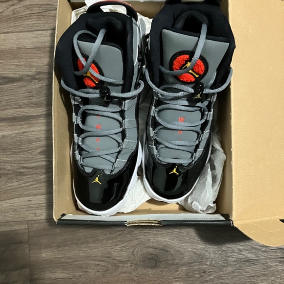 Authentic Jordan 6 rings size 6.5y - Picture 5 of 5